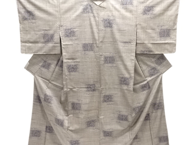 未使用品　仕立て上がり　花唐草模様織り出し本場泥大島紬着物(5マルキ)